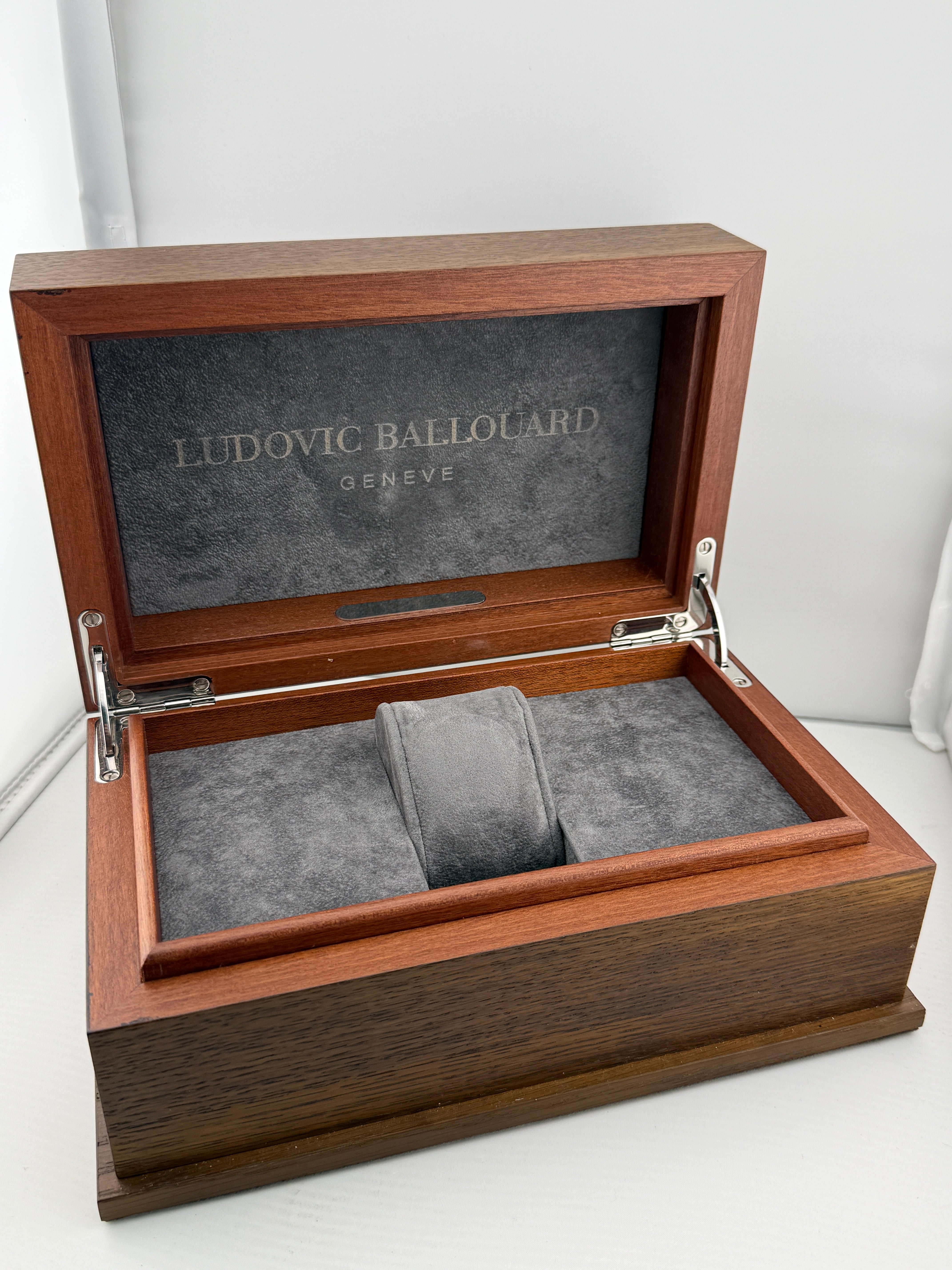 Ludovic Ballouard Platinum Upside down Hindu Arabic numerals Blue dial - Unique piece