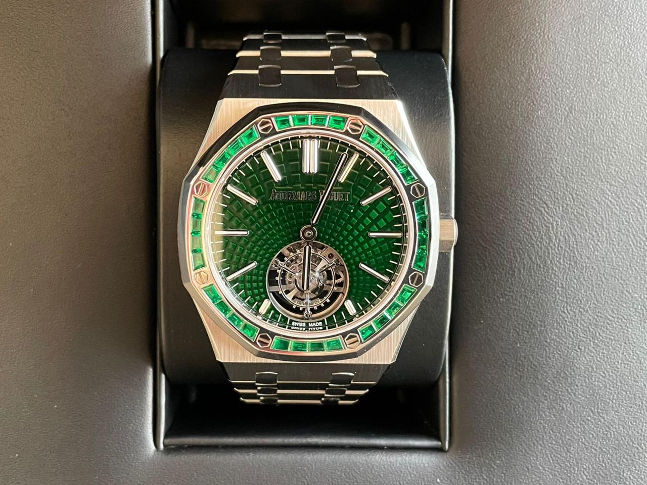 AUDEMARS PIGUET ROYAL OAK Titanium Emerald Set Platinum Bezel Ref. 26532IC.EE.1220TI.01
