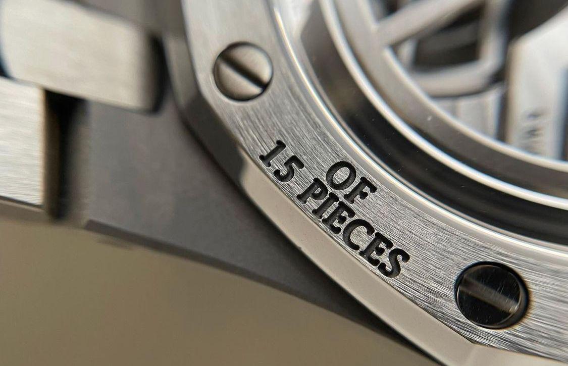 AUDEMARS PIGUET ROYAL OAK Titanium Emerald Set Platinum Bezel Ref. 26532IC.EE.1220TI.01