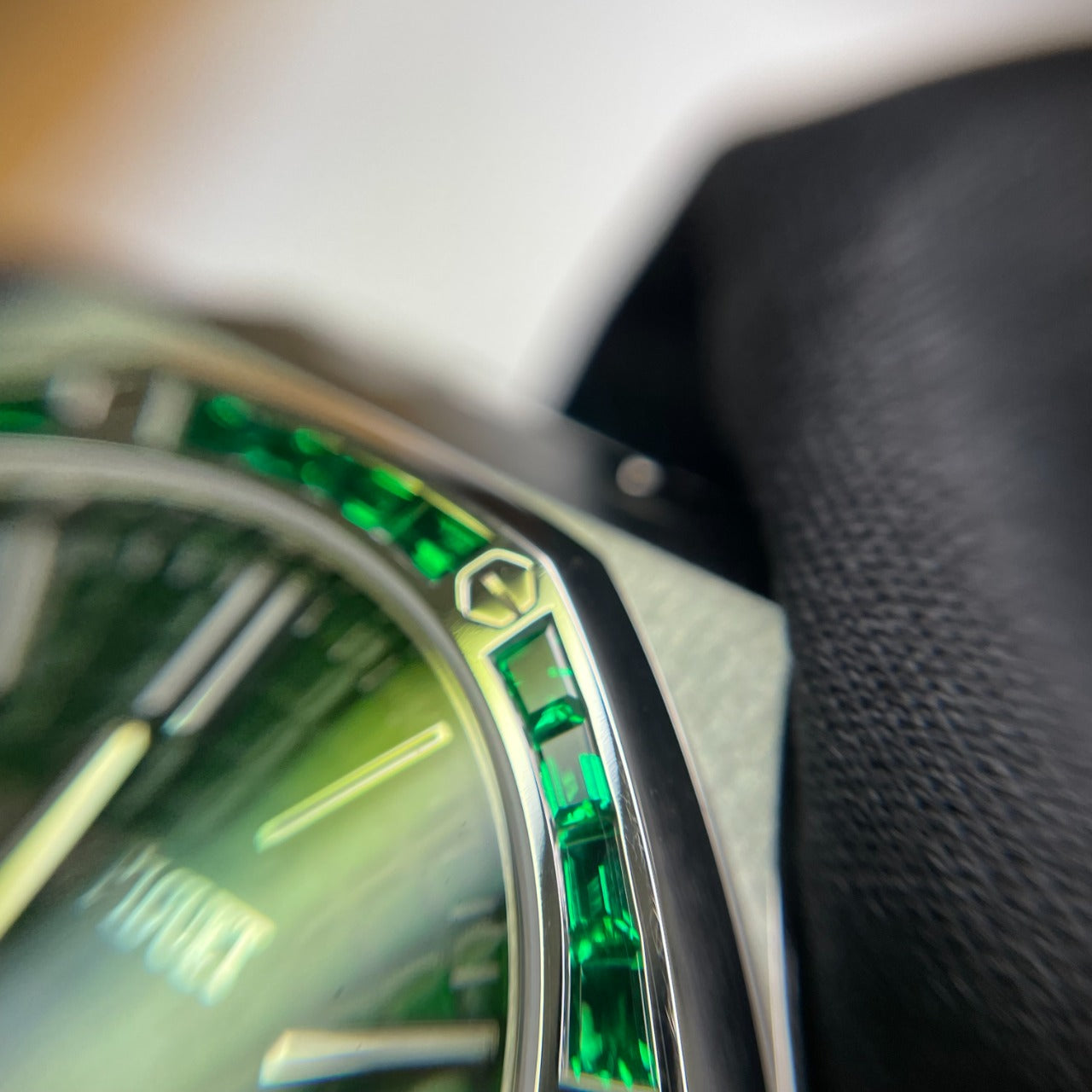 AUDEMARS PIGUET ROYAL OAK Titanium Emerald Set Platinum Bezel Ref. 26532IC.EE.1220TI.01