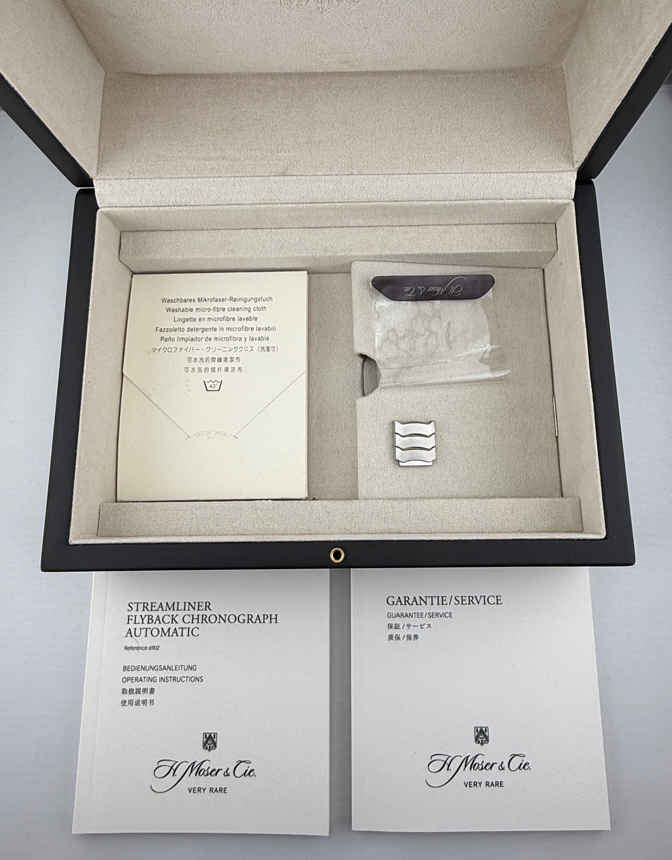 H. Moser & Cie. Streamliner Flyback Chronograph Blue