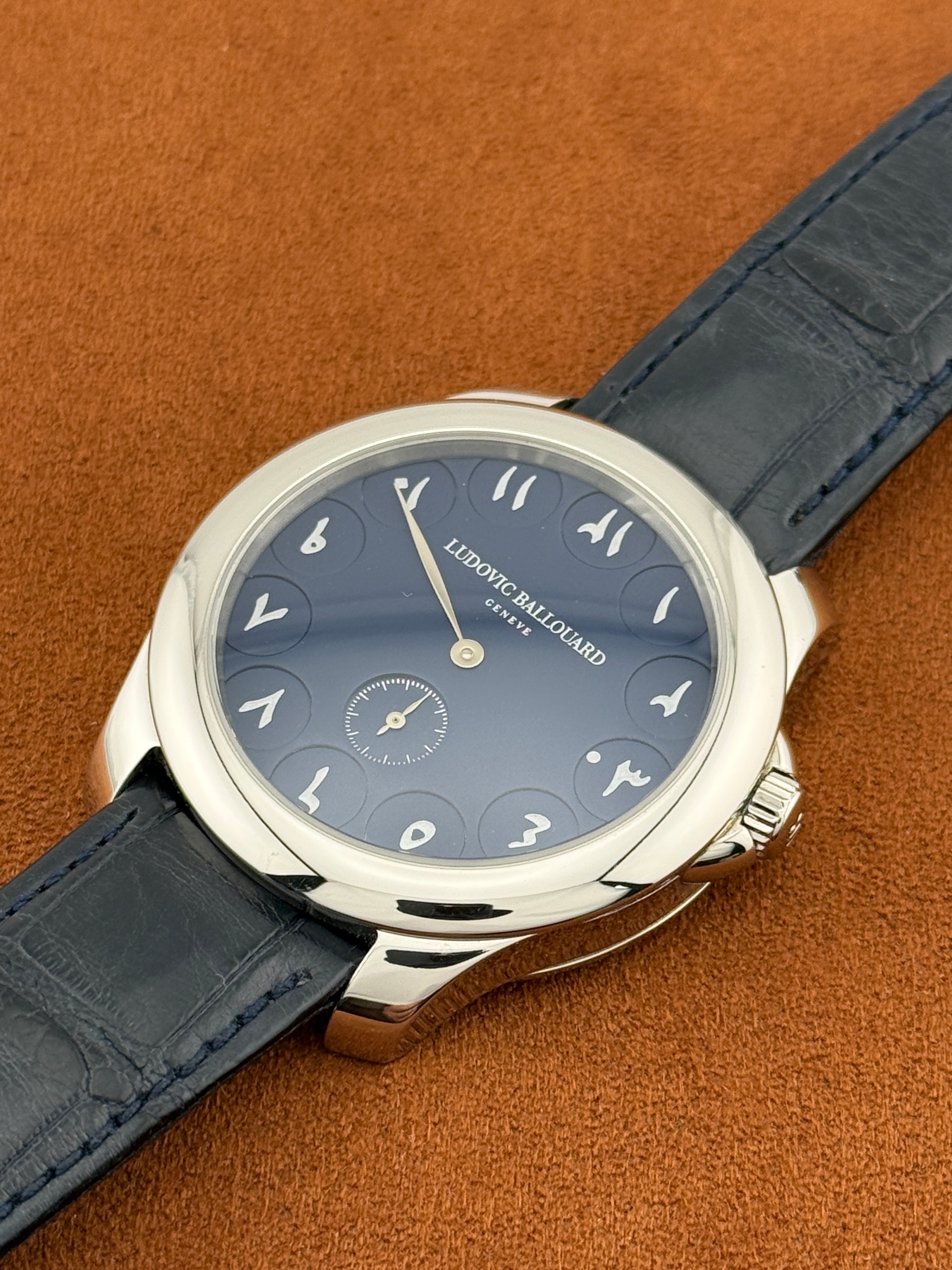 Ludovic Ballouard Platinum Upside down Hindu Arabic numerals Blue dial - Unique piece